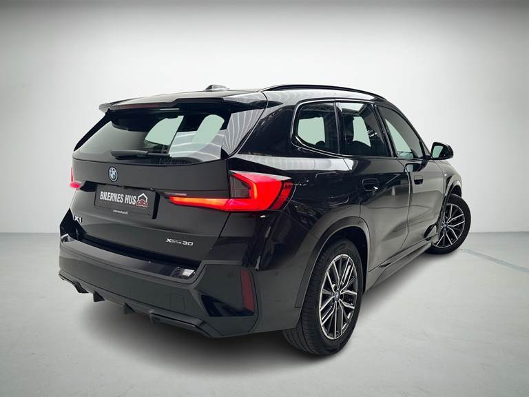 BMW iX1 xDrive30 EL Fully Charged 4x4 313HK 5d Aut.