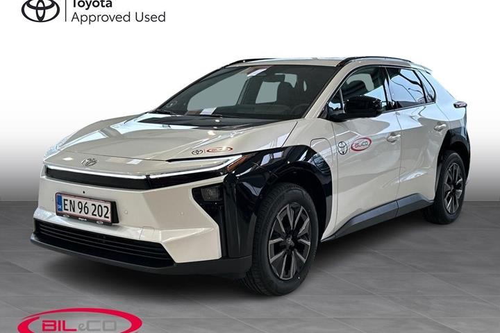 Hvid Toyota BZ4X fra 2026