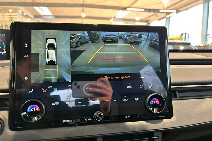 Hvid Toyota BZ4X fra 2026