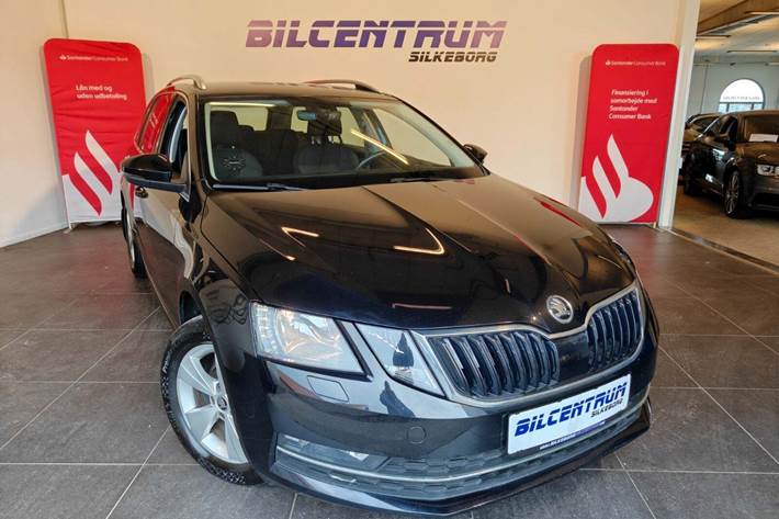 Sort Skoda Octavia fra 2018