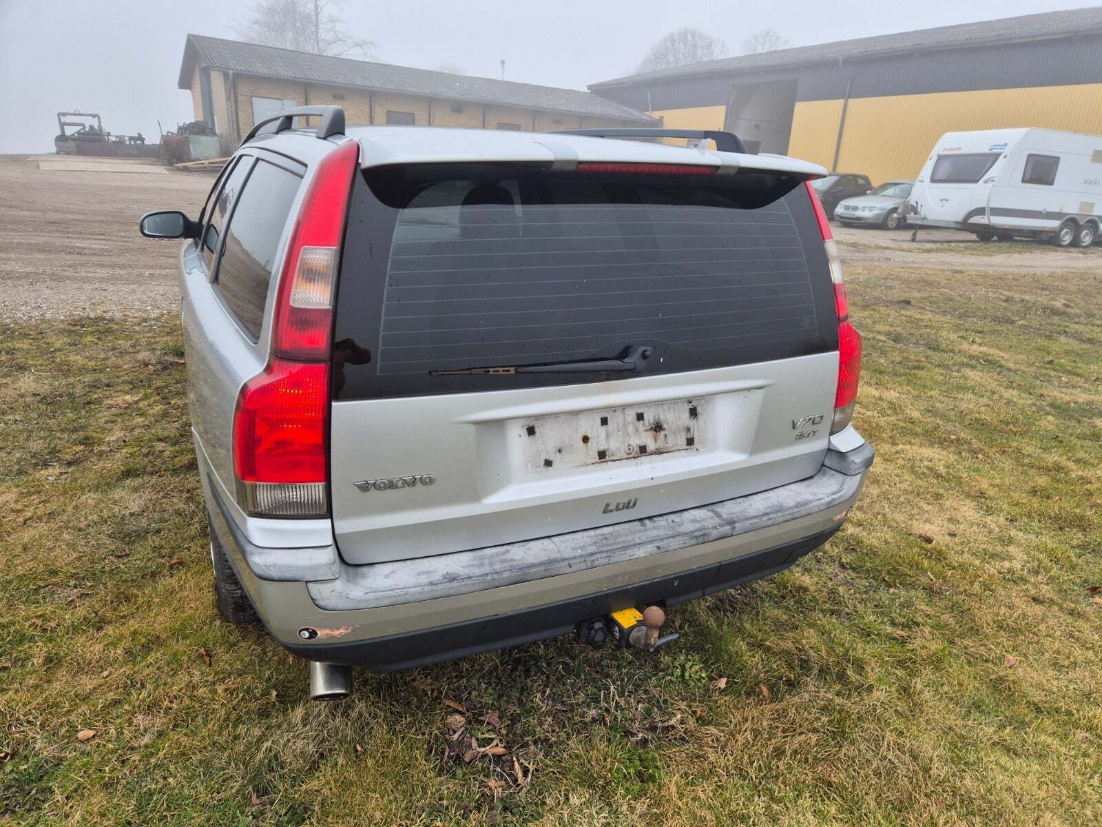 Sølv Volvo V70 fra 2001