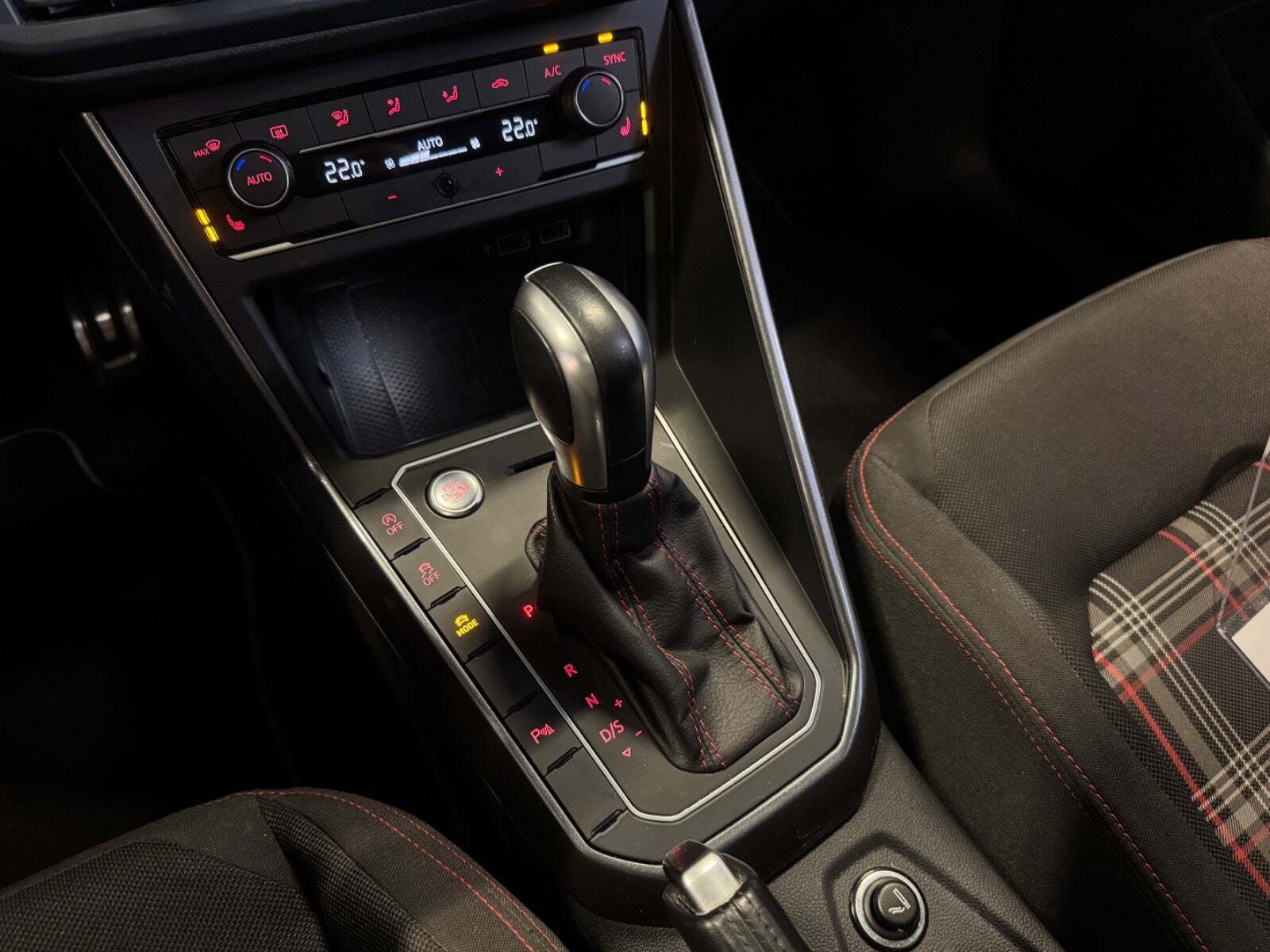 Hvid VW Polo fra 2020