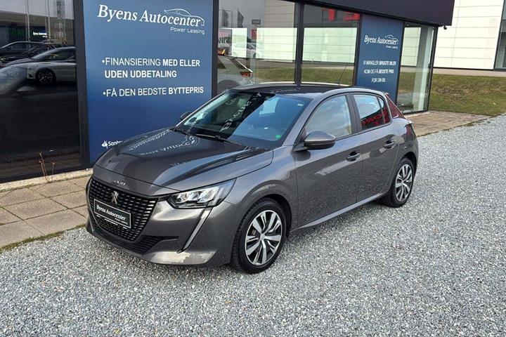 Grå Peugeot 208 fra 2020 set udefra