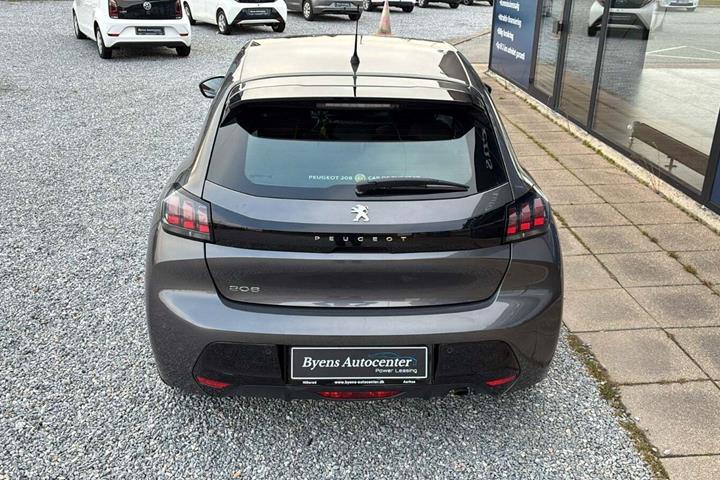 Grå Peugeot 208 fra 2020