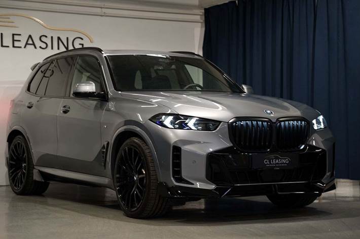 Sølv BMW X5 fra 2023
