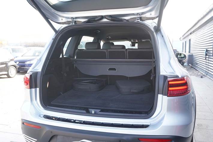 Sølv Mercedes EQB250+ fra 2025