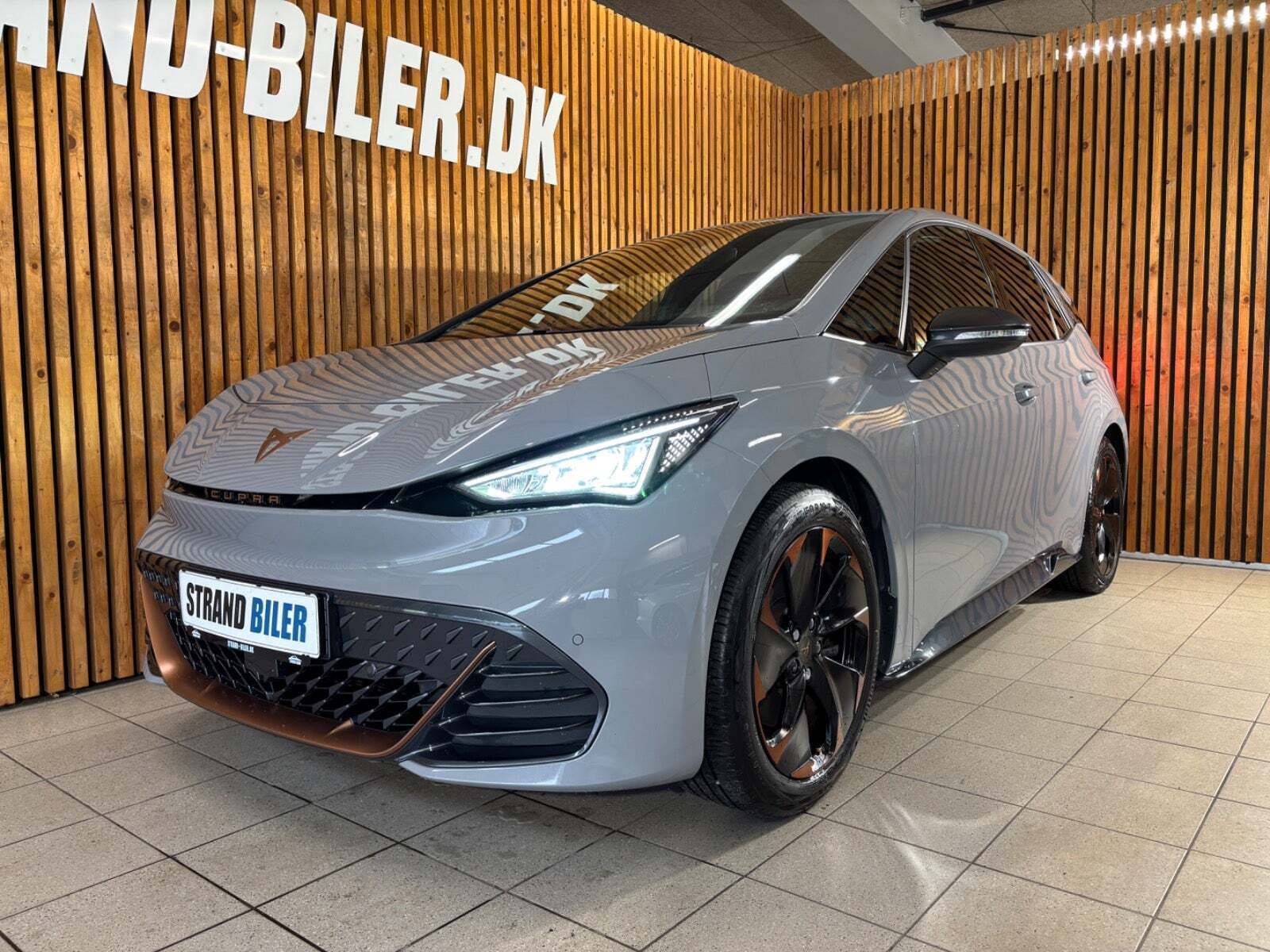 Grå Cupra Born fra 2022
