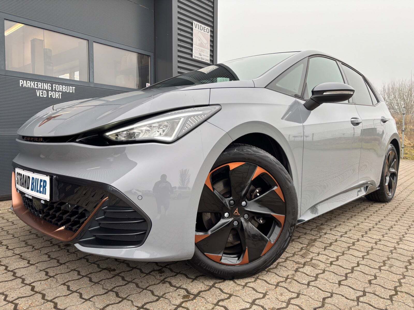 Grå Cupra Born fra 2022