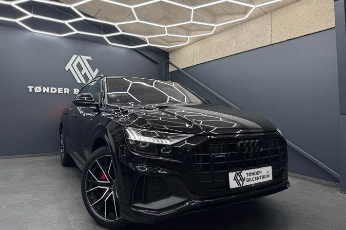 Sort Audi Q8 fra 2020