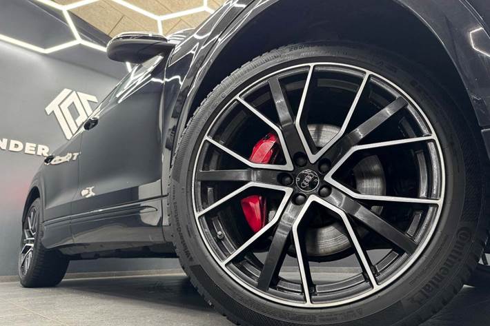 Sort Audi Q8 fra 2020