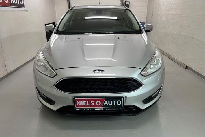 Sølv Ford Focus fra 2016