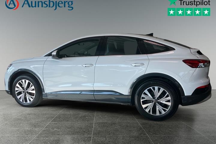 Hvid Audi Q4 e-tron fra 2023