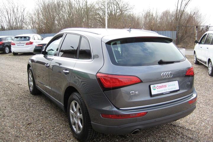 Grå Audi Q5 fra 2016
