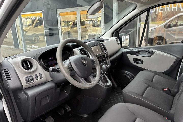 Hvid Renault Trafic T29 fra 2018