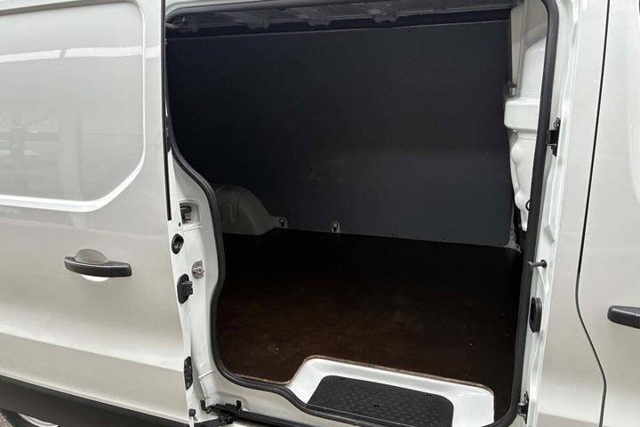 Hvid Renault Trafic T29 fra 2018