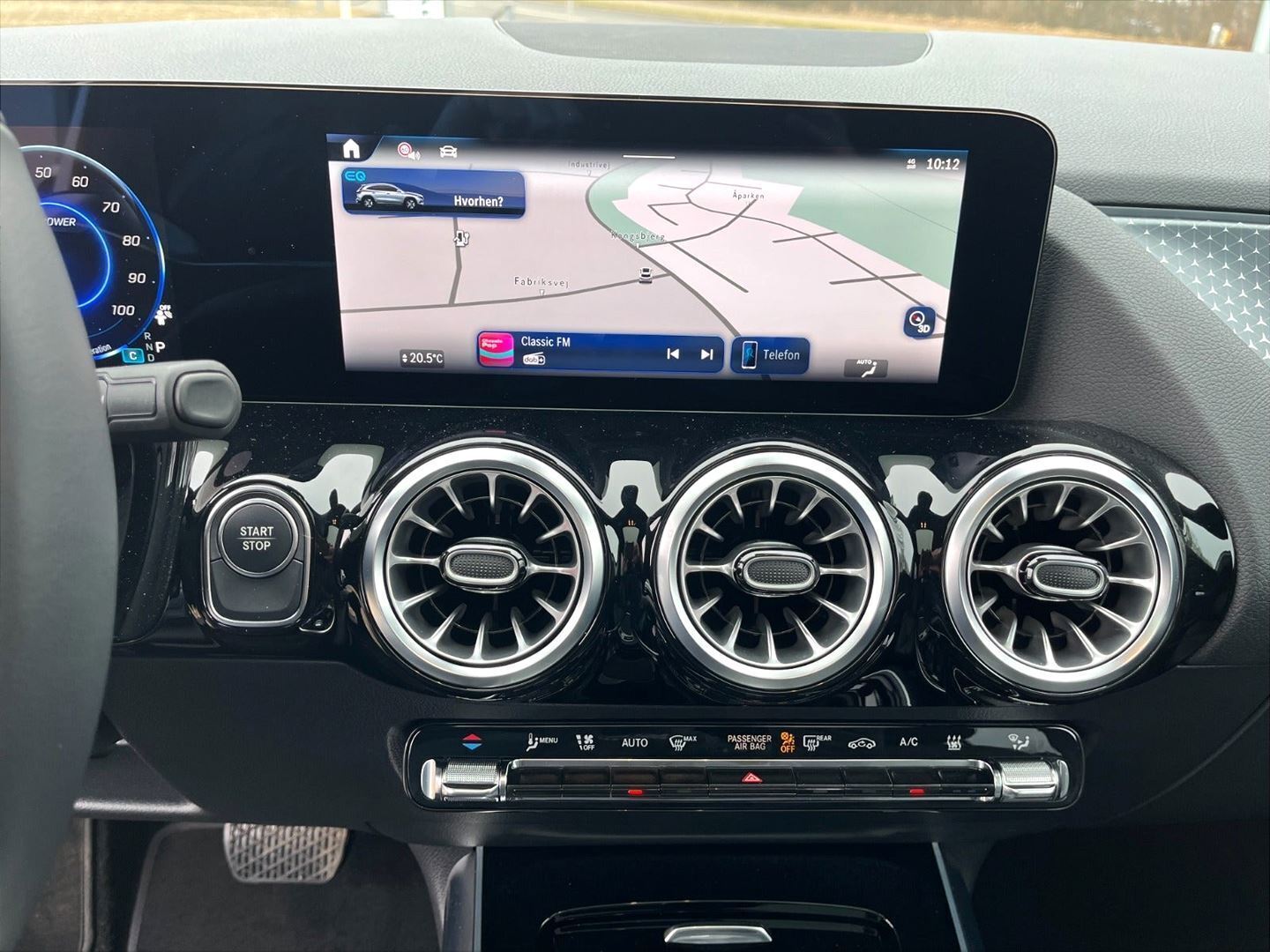 Hvid Mercedes EQA 250 fra 2024