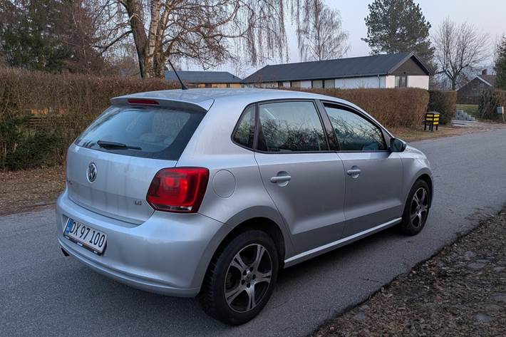Sølv VW Polo fra 2009