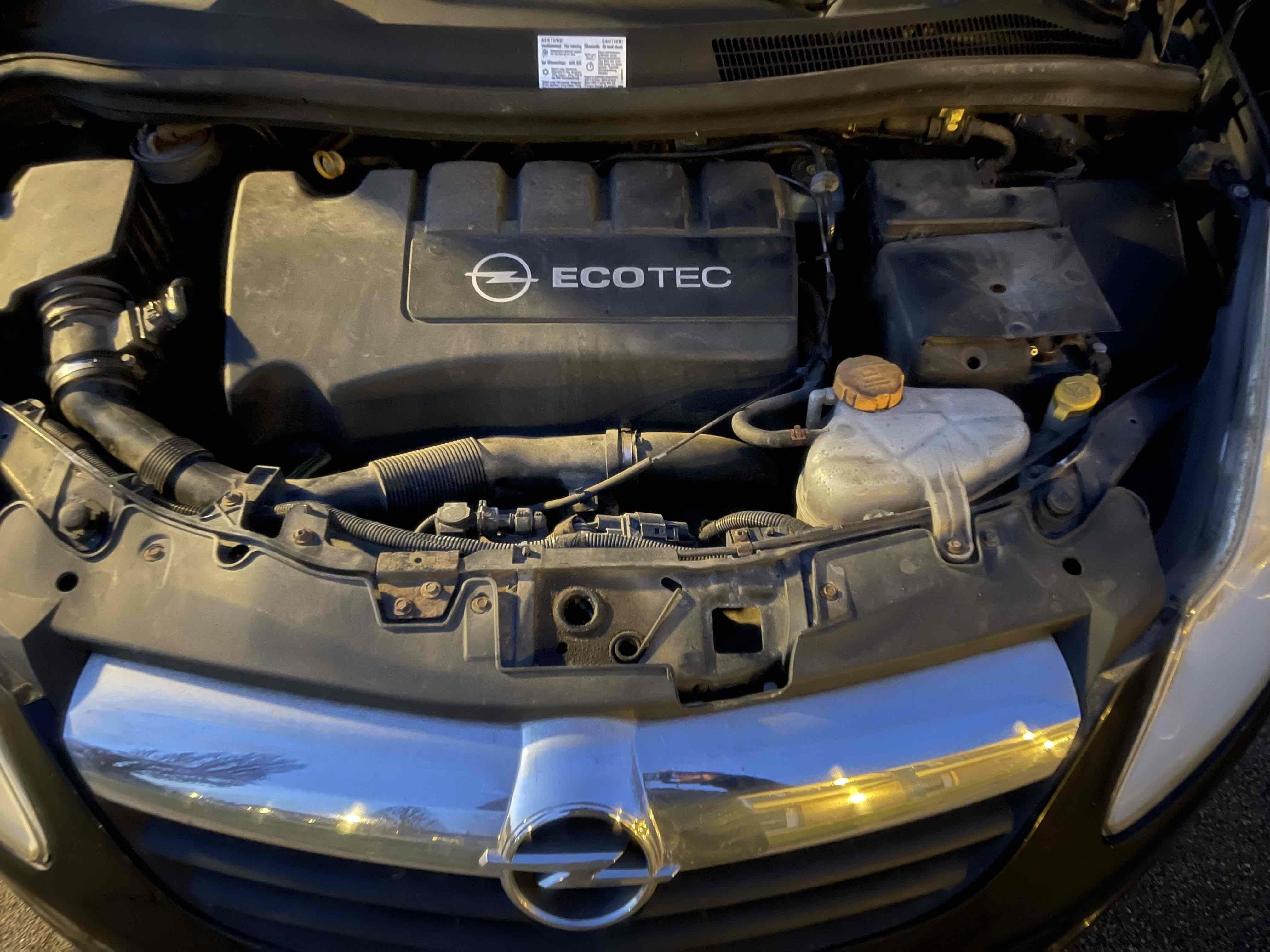 Sort Opel Corsa fra 2008