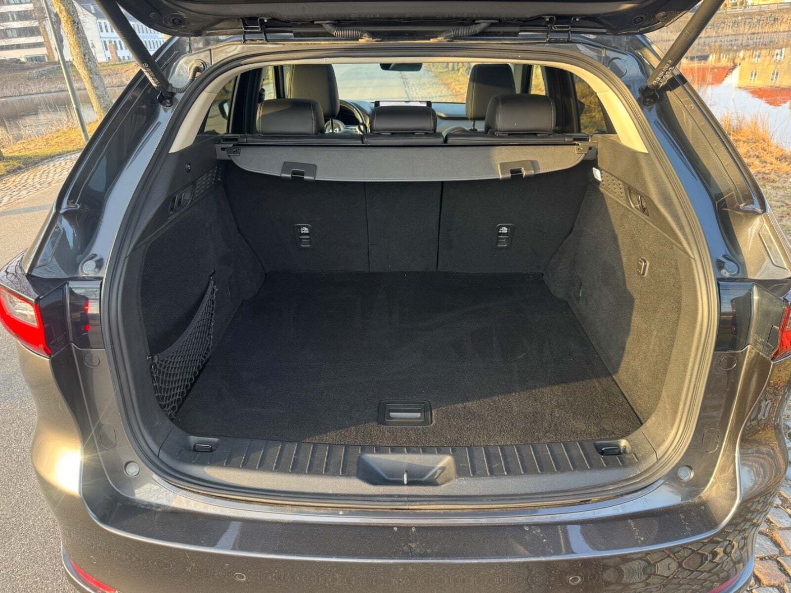 Grå Mazda CX-60 fra 2022