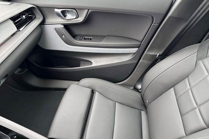 Sort Polestar 2 fra 2026