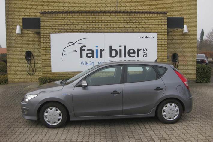 Grå Hyundai i30 fra 2011