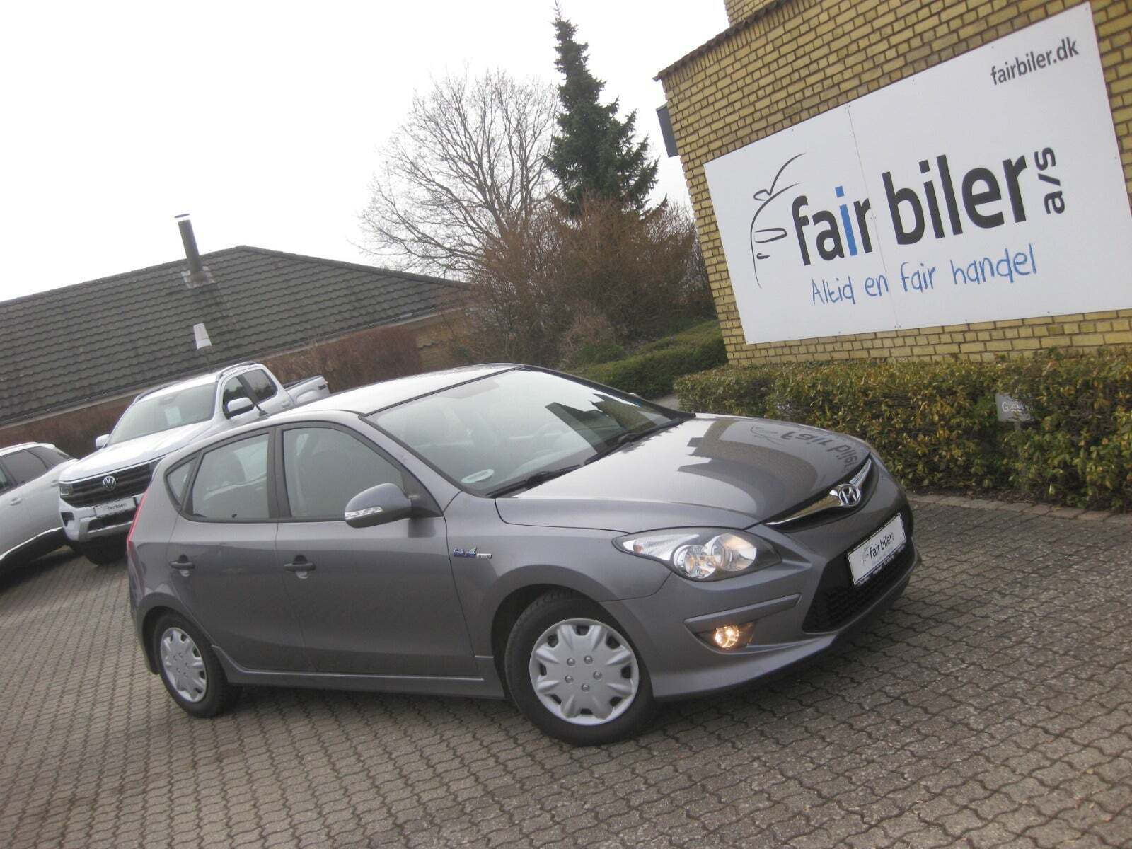 Grå Hyundai i30 fra 2011