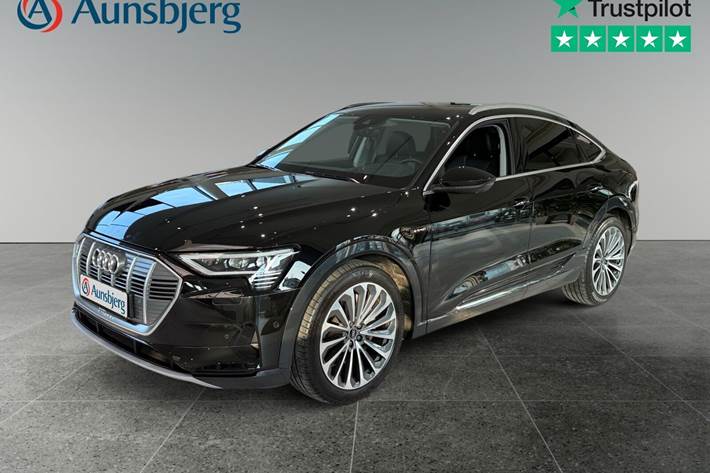 Sort Audi e-tron fra 2022 set udefra