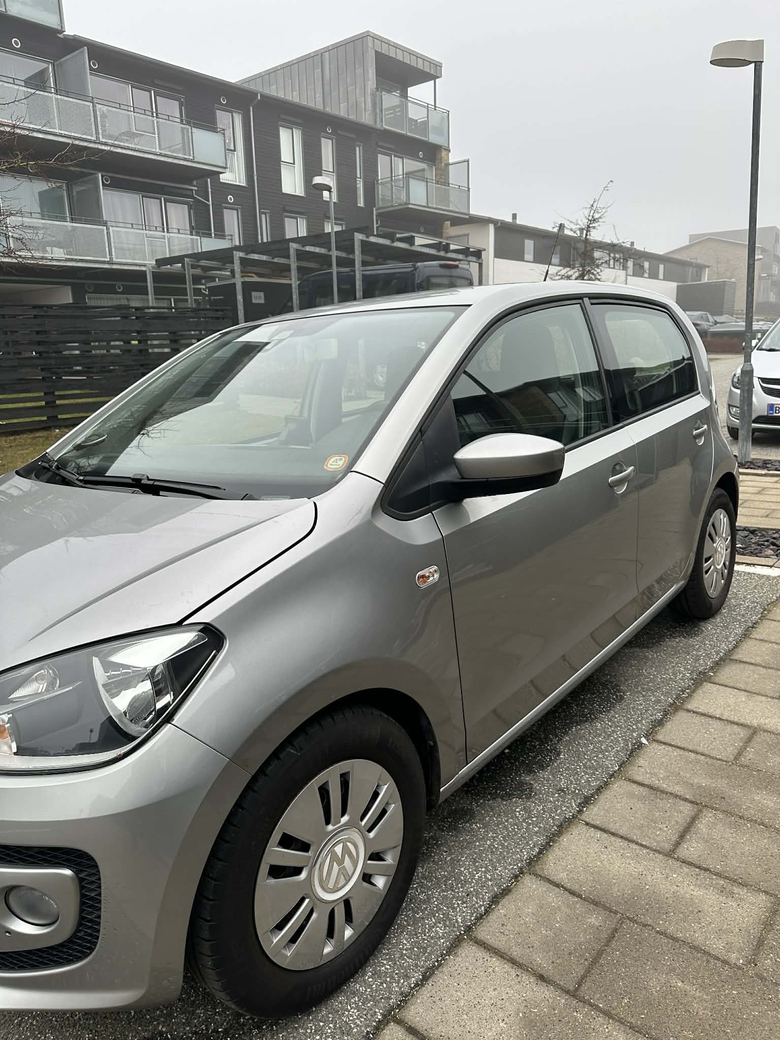 VW UP! 1,0 FSI BMT 75 HK HIGH UP
