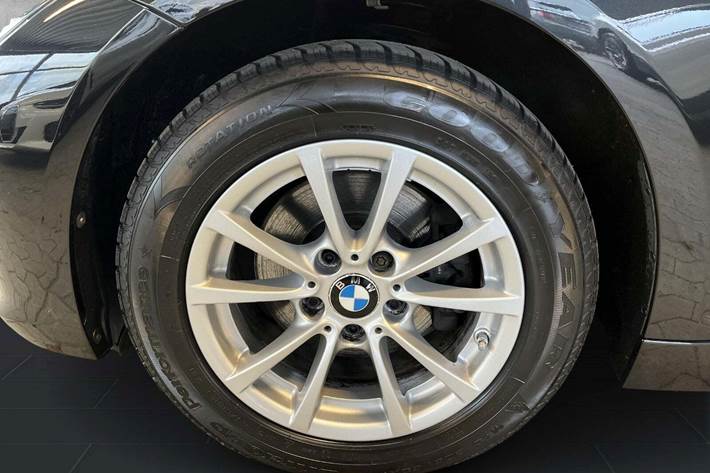Sort BMW 320d fra 2019
