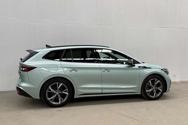 Grøn Skoda Enyaq fra 2023