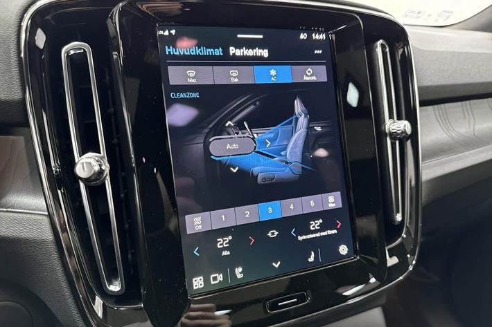 Grøn Volvo XC40 fra 2023