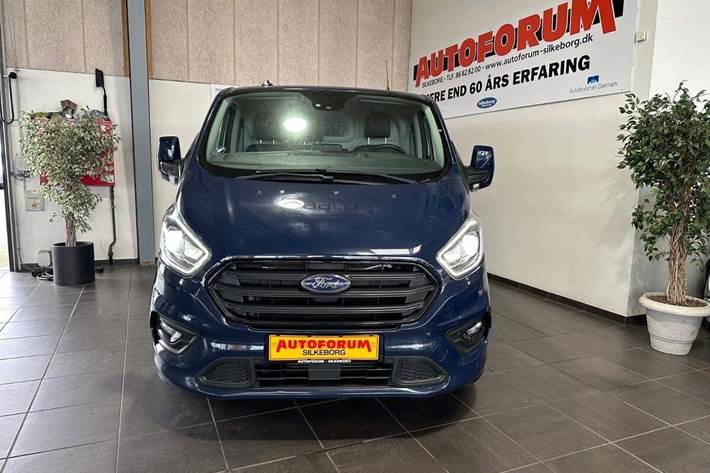 Blå Ford Transit Custom 320S fra 2022