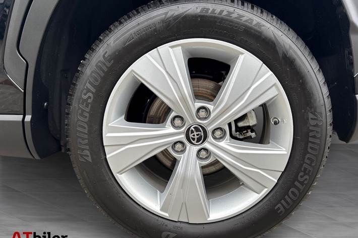 Sort Toyota Corolla Cross fra 2024