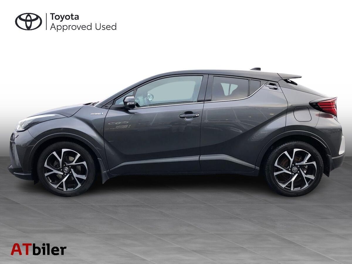 Sort Toyota C-HR fra 2020