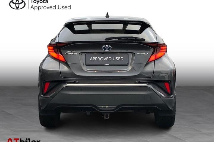 Sort Toyota C-HR fra 2020 set udefra