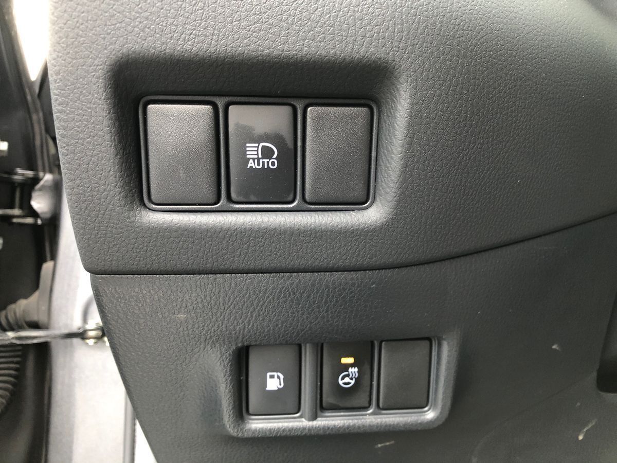 Sort Toyota C-HR fra 2020