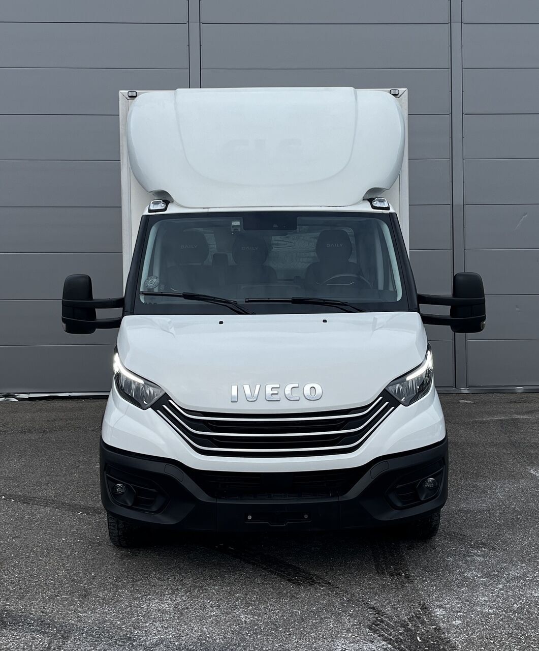 Iveco Daily 2,3 35S16 4100mm D m/Alukasse med lift Hi-Matic 156HK Van 8g Aut.