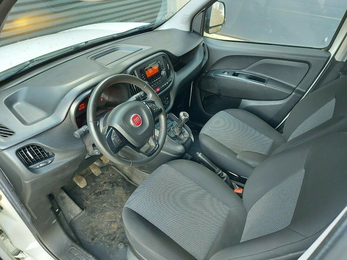 Hvid Fiat Doblò fra 2016