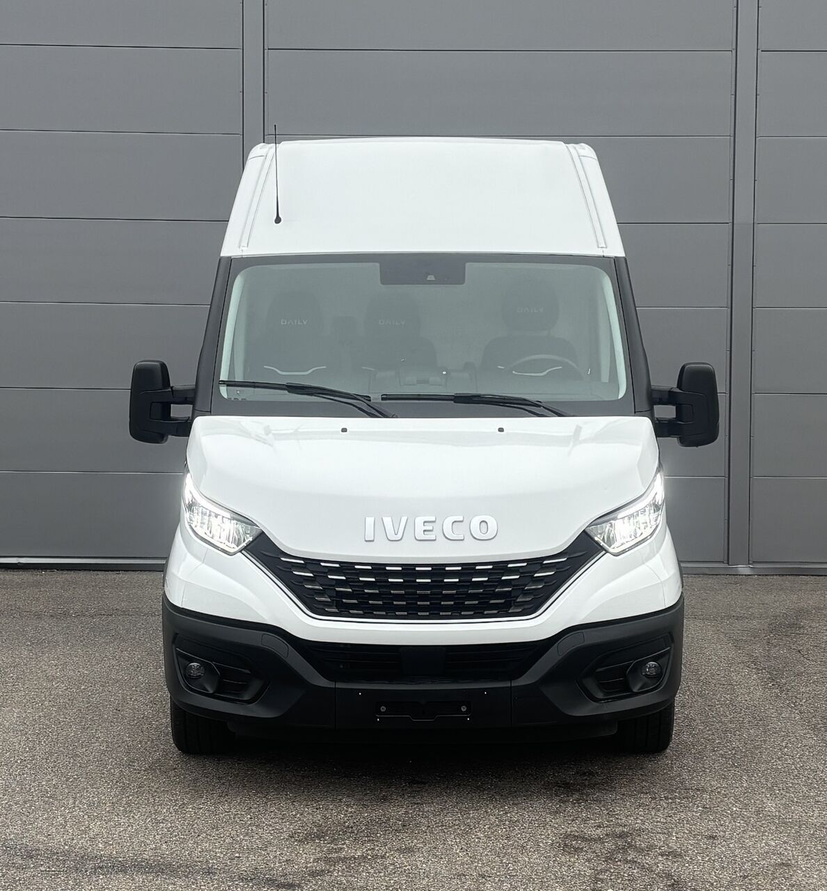 Iveco Daily 3,0 35S18 12m3 D 180HK Van 8g Aut.