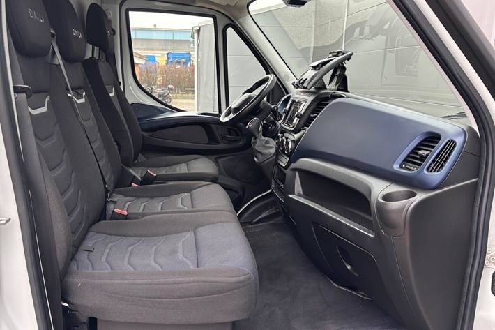 Hvid Iveco Daily fra 2020