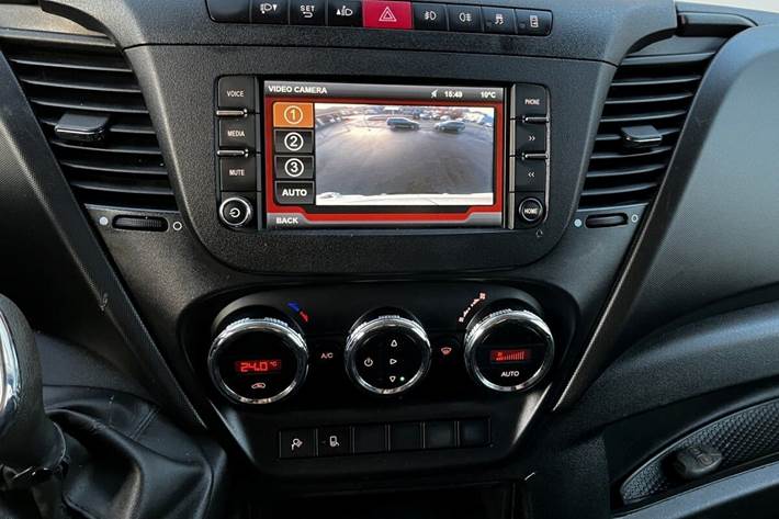 Hvid Iveco Daily fra 2016