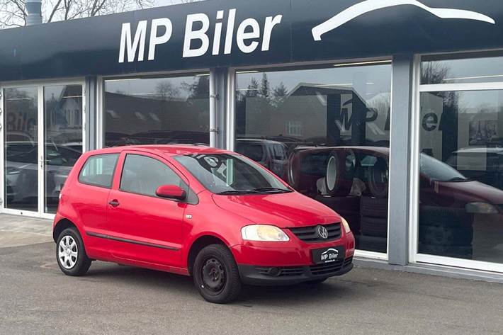 Rød VW Fox fra 2006