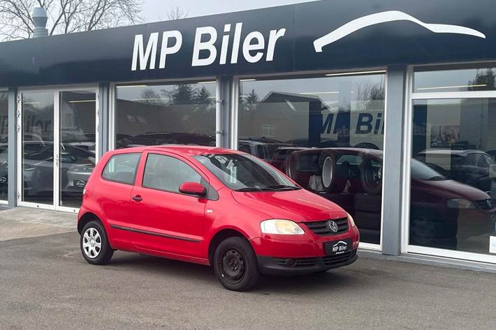 Rød VW Fox fra 2006