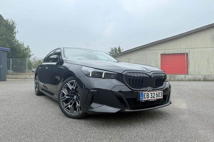 Sort BMW i5 fra 2024