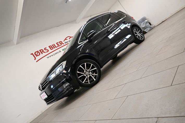 Sort VW Touran fra 2019