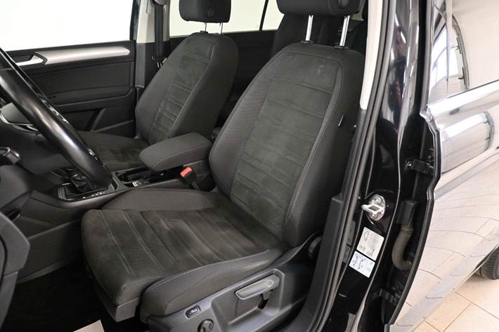 Sort VW Touran fra 2019