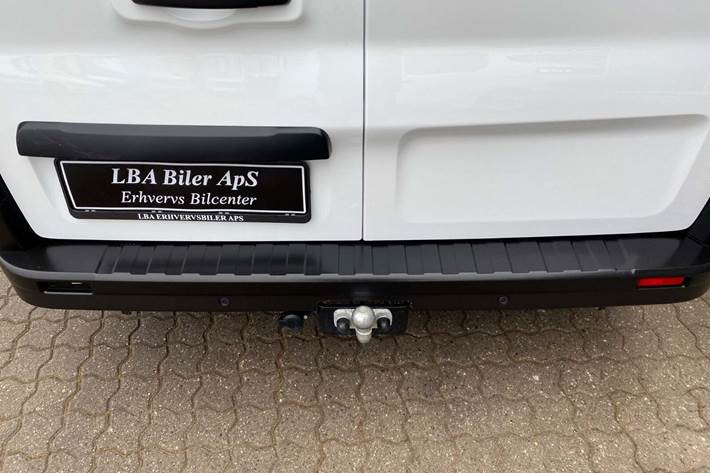 Hvid Renault Trafic fra 2025