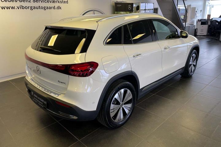 Hvid Mercedes EQA350 fra 2025