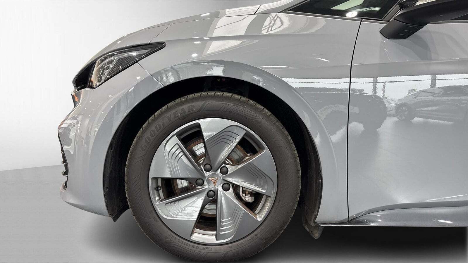 Grå Cupra Born fra 2024