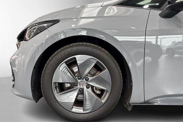 Grå Cupra Born fra 2024